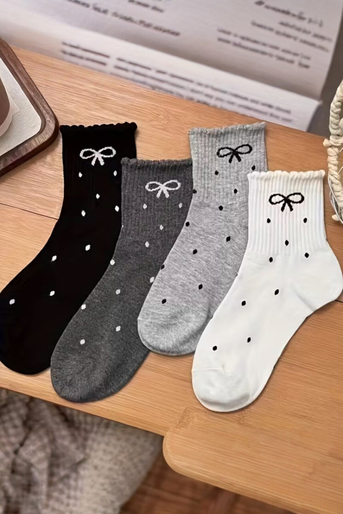 Kadın 4 Çift Kurdale ve Puantiye Desenli Günlük Kullanıma Uygun Japon Tarzı Kolej Çorap