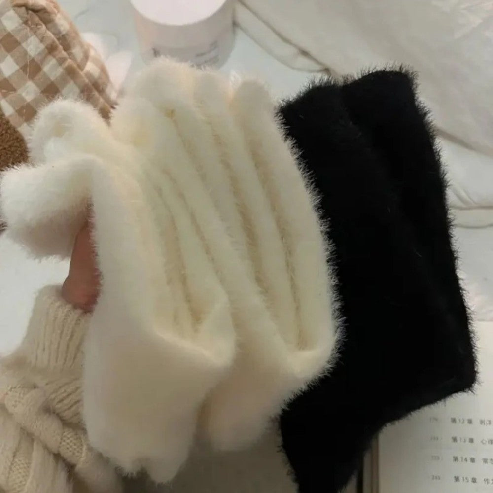 Kadın 2 Çift Peluş Kışlık Termal Uyku Çorabı Siyah Beyaz