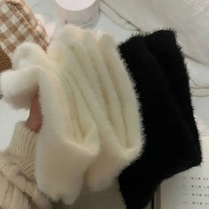 Kadın 2 Çift Peluş Kışlık Termal Uyku Çorabı Siyah Beyaz