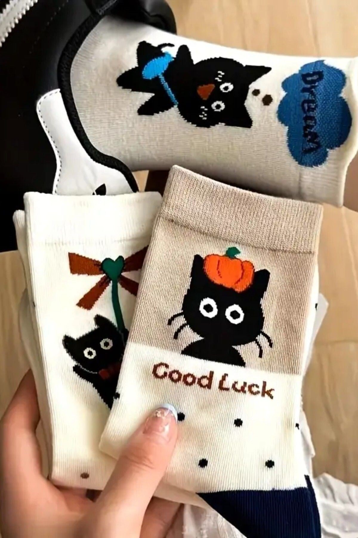 Kadın 4 Çift Premium Kalite Parfümlü Kedi Figürlü Soket Çorap 4 Mevsim