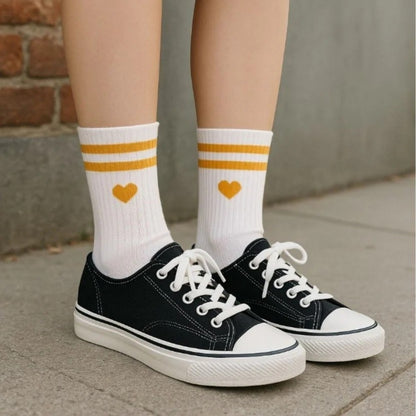 Kadın 5 Çift Premium Kalite Çizgili Kalp İşlemeli Tenis Soket